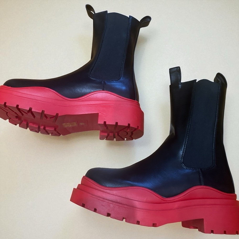Trendy Black and Red Ankle Boots for Women